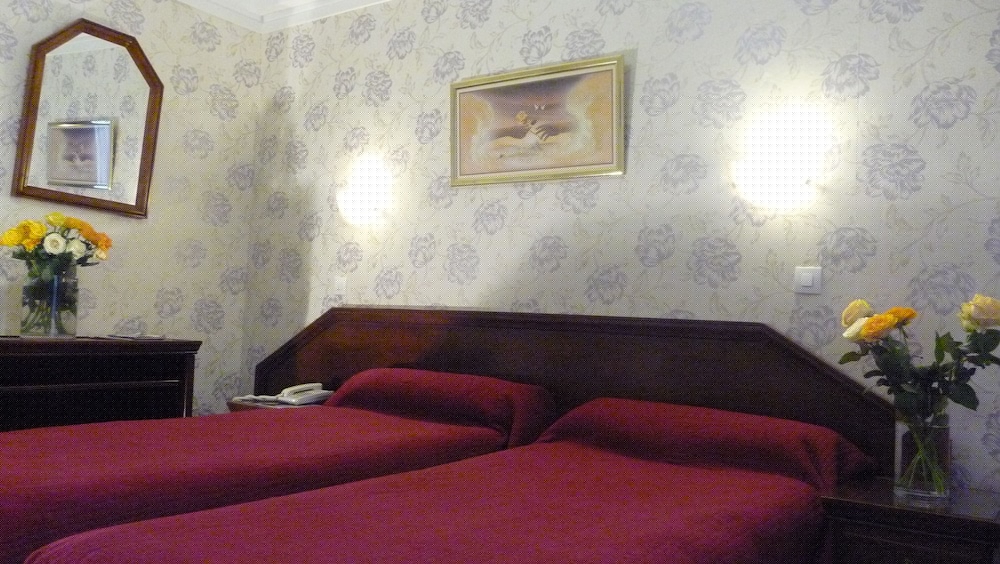 Hotel Ambassadeur Paris 33/46