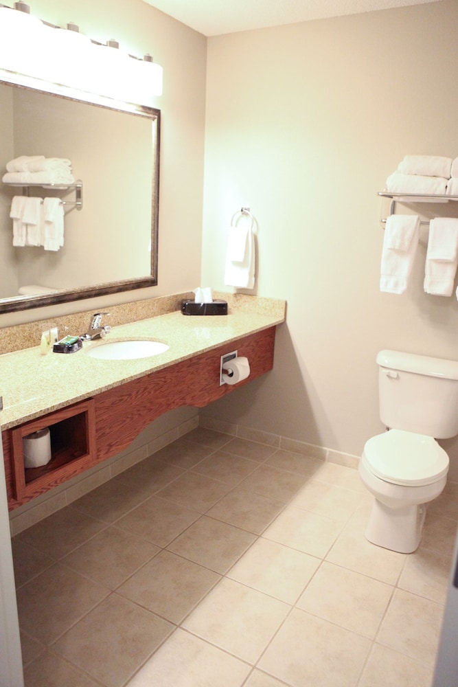 Grandstay Hotel And Suites Perham 5/54