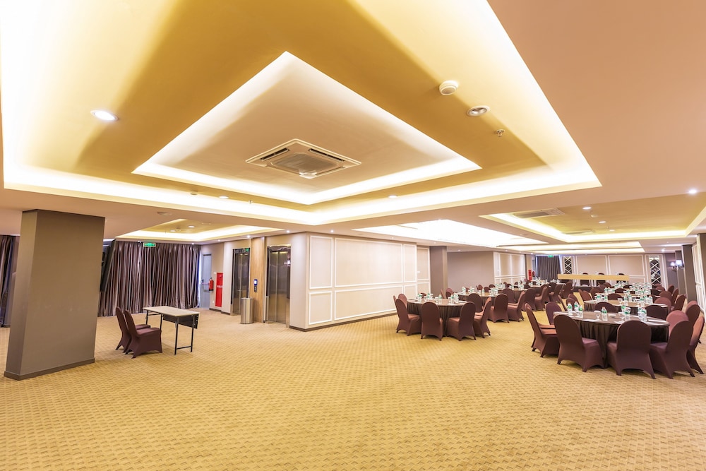 Great Diponegoro Hotel 26/46