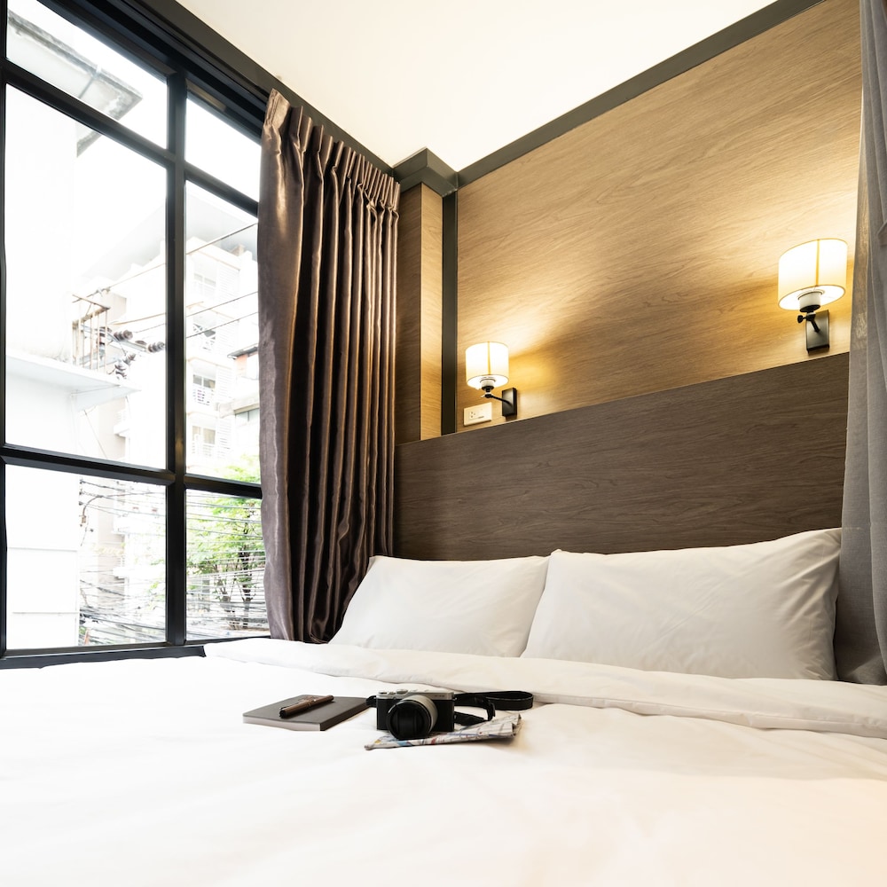 MIXED DORM, 4 DOUBLE BEDS