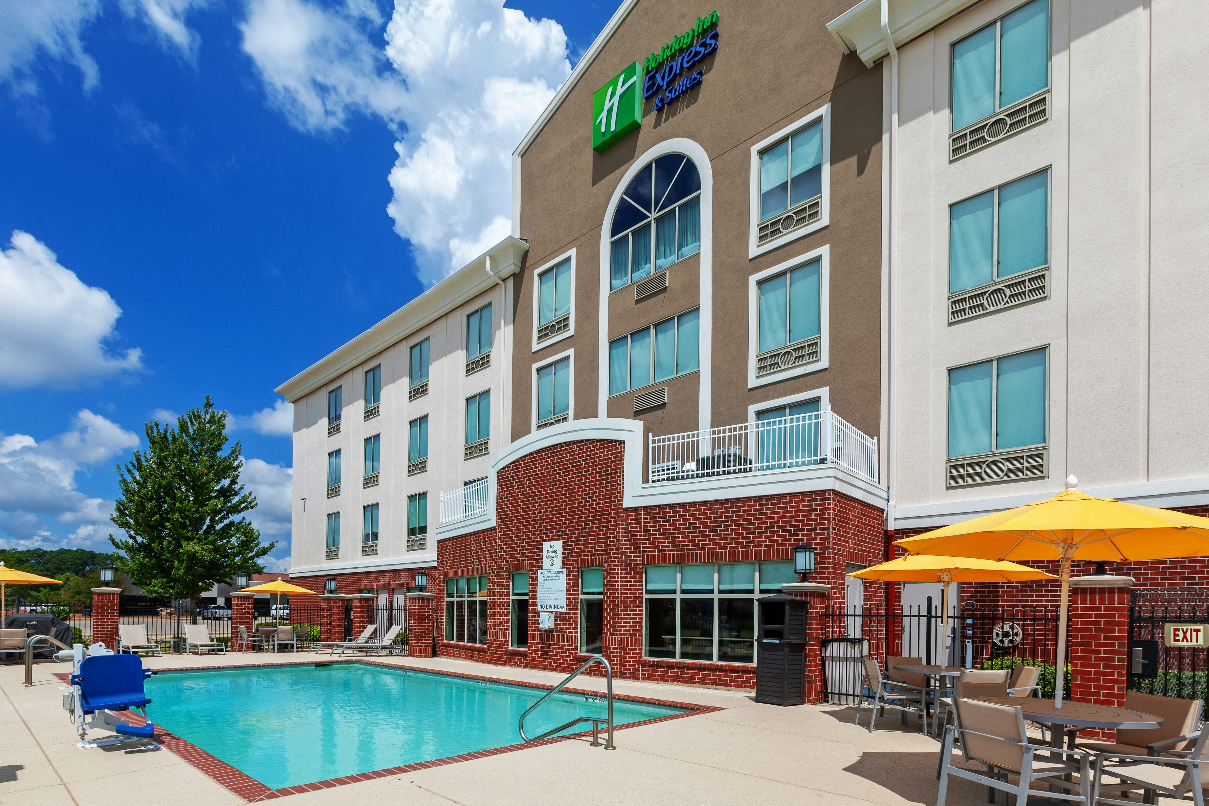 Holiday Inn Express Shreveport South Park Plaza 3/24