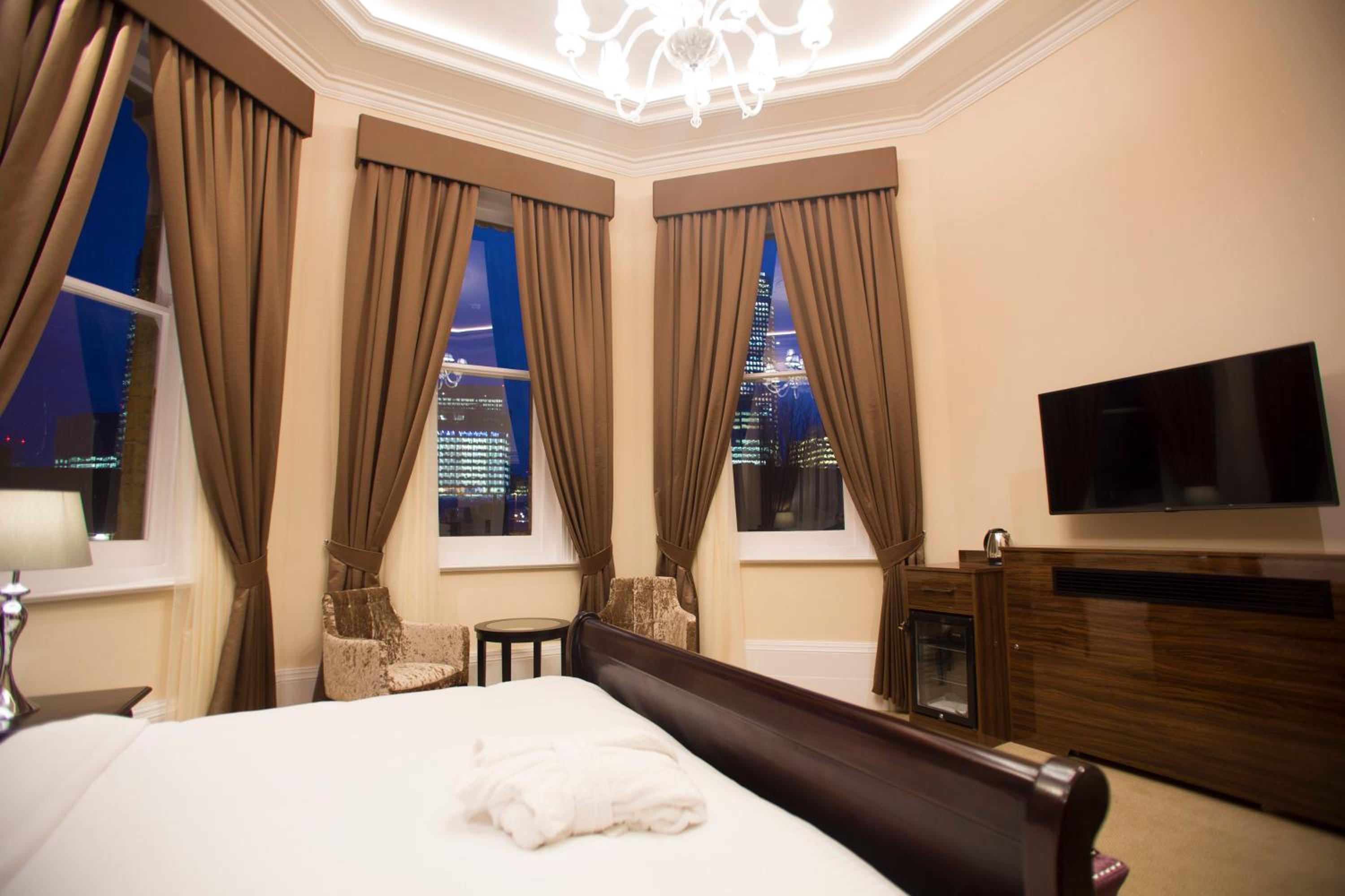 Lansbury, Tower, King Bed, Ocean View