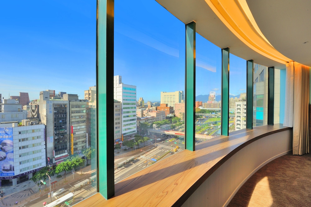GREEN WORLD HOTEL ZHONGHUA 64/80