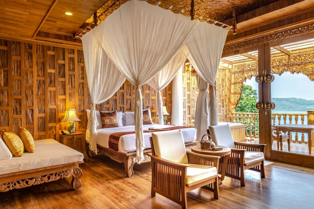Grand, Deluxe, King Bed, Bay View