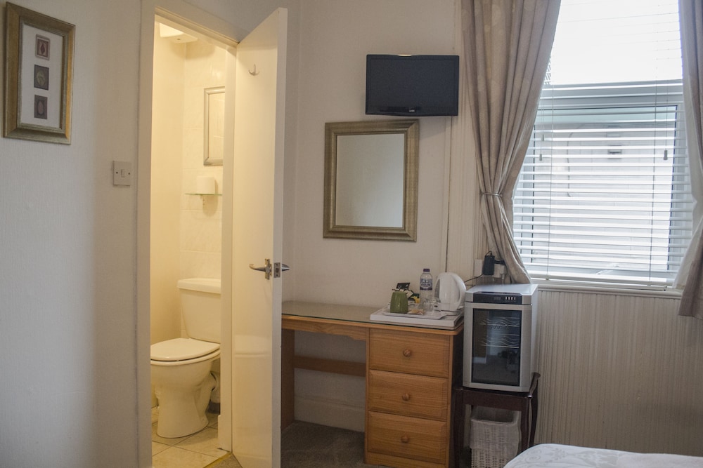 Hazeldene Guest House 38/38
