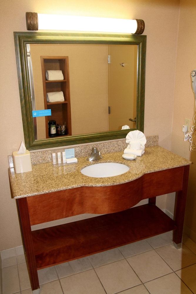 Hampton Inn Garden City, KS 5/33