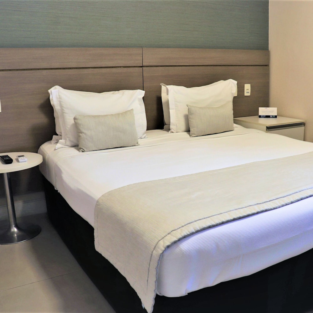 Hotel Adrianopolis All Suites 12/65