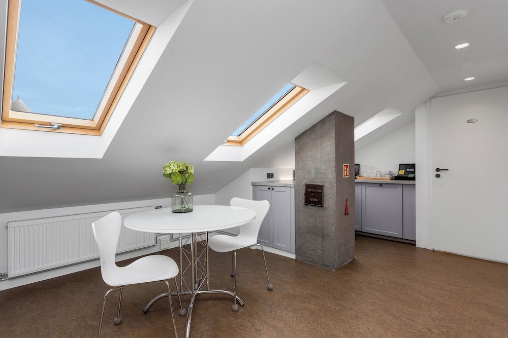 FREYJA GUESTHOUSE & SUITES 37/47