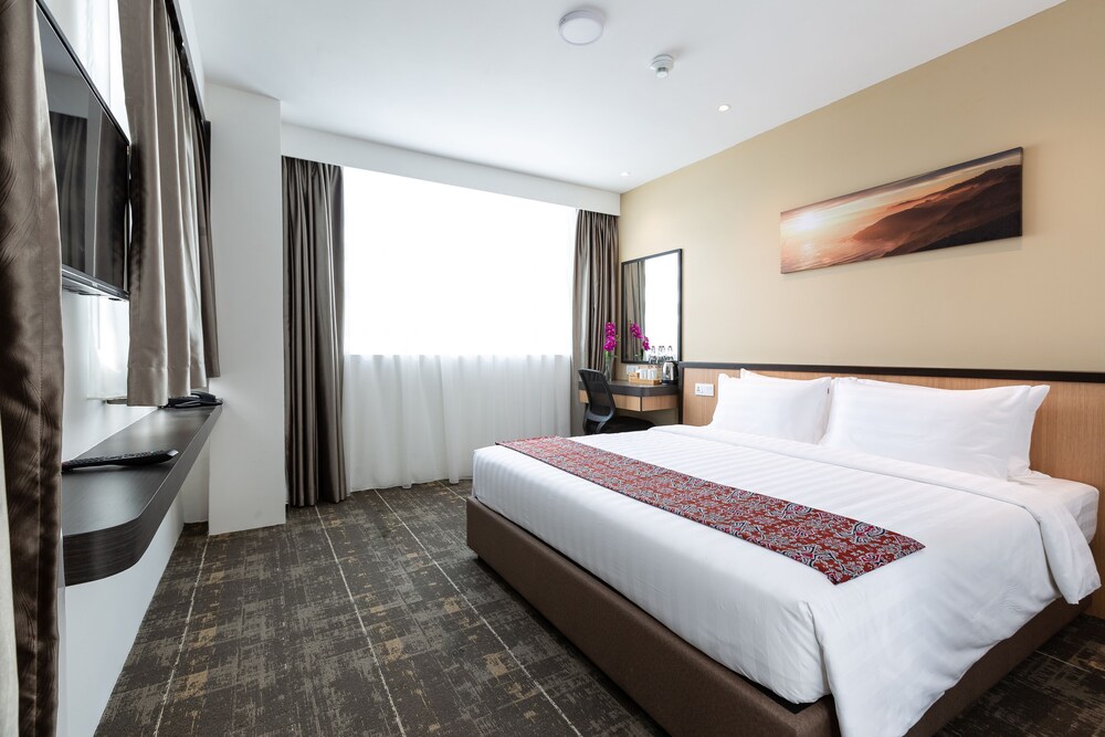 HOTEL 7 SURIA 20/40