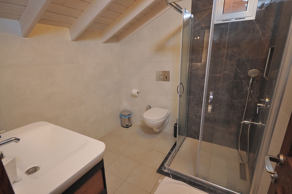 Brothers Cesme Boutique Hotel 33/33