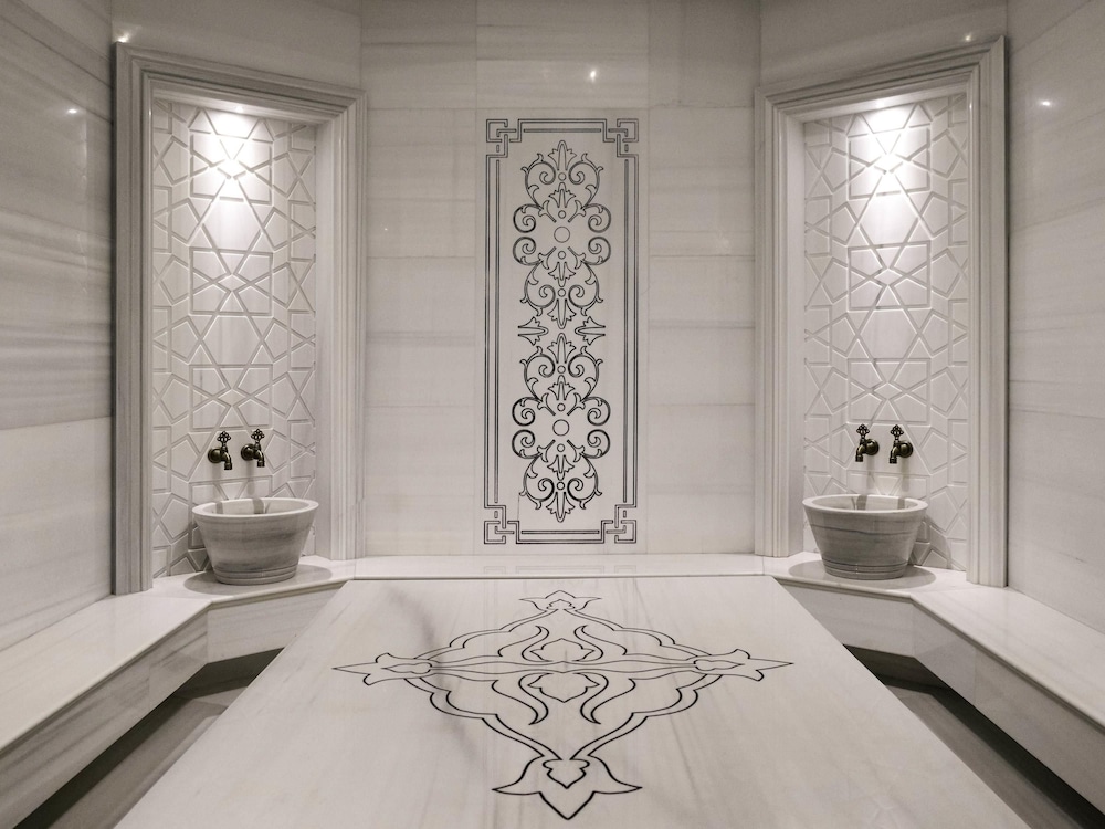 NOVOTEL Bishkek City Center 7/50