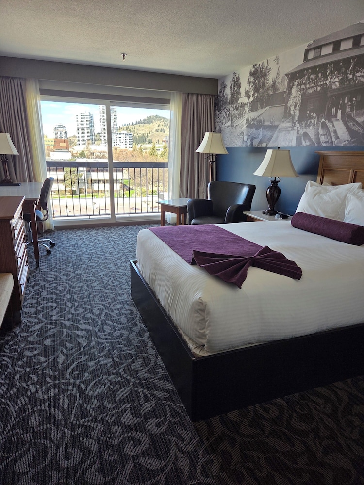 PREMIER, QUEEN BED
