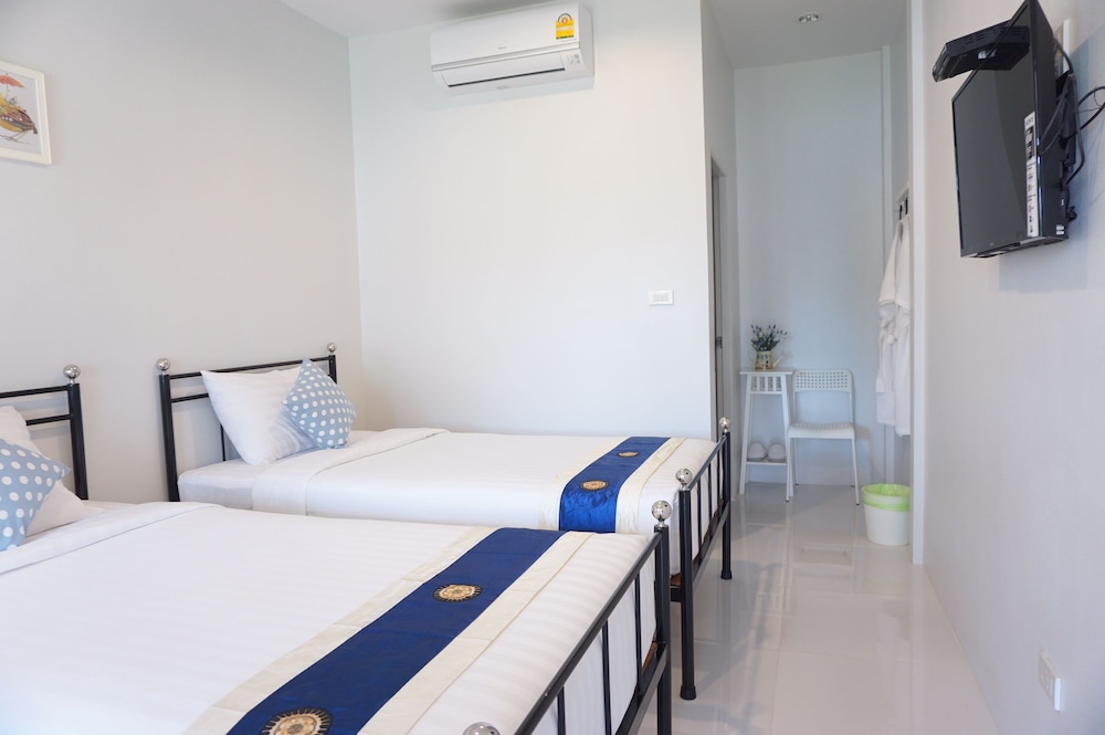 The White Village Ranong Resort 7/22