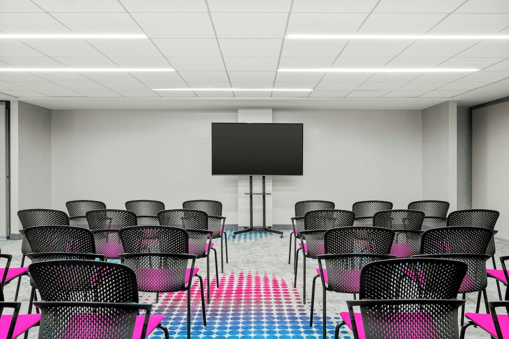 Aloft Chicago Schaumburg 22/32