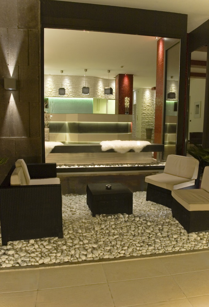 Raganelli Hotel 55/56