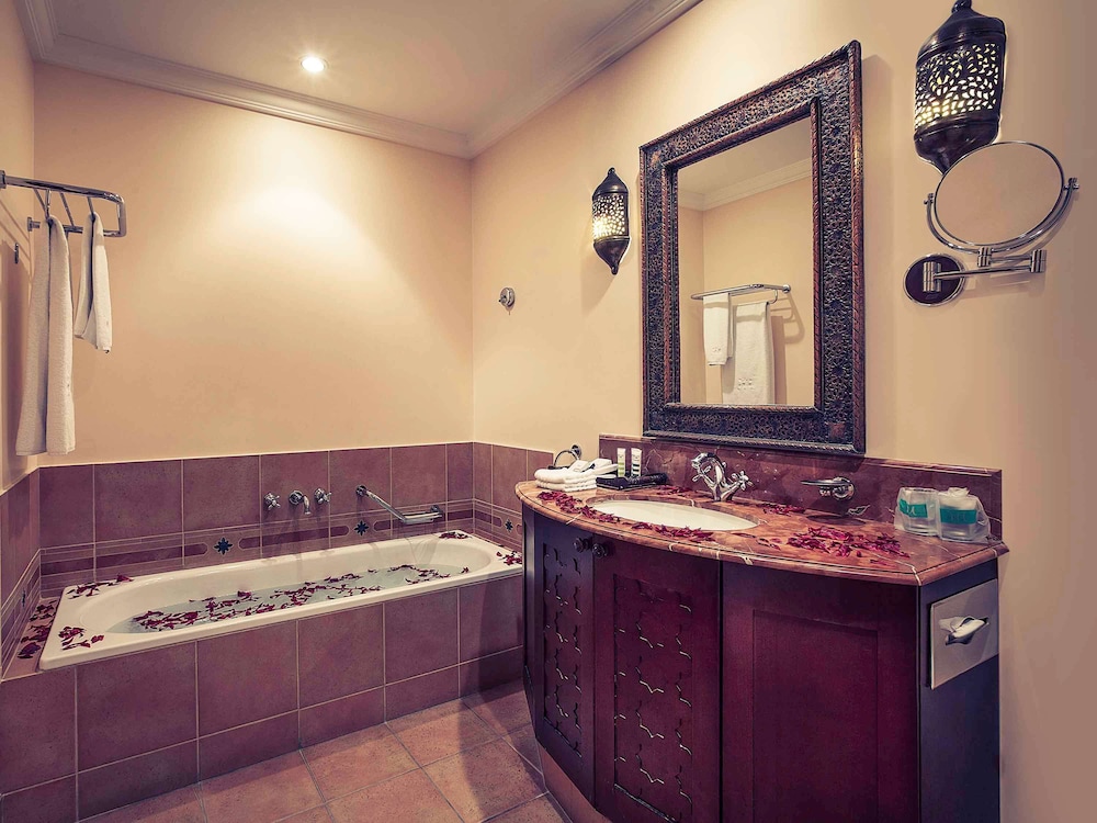 Mercure Grand Hotel Seef - All Suites 37/67