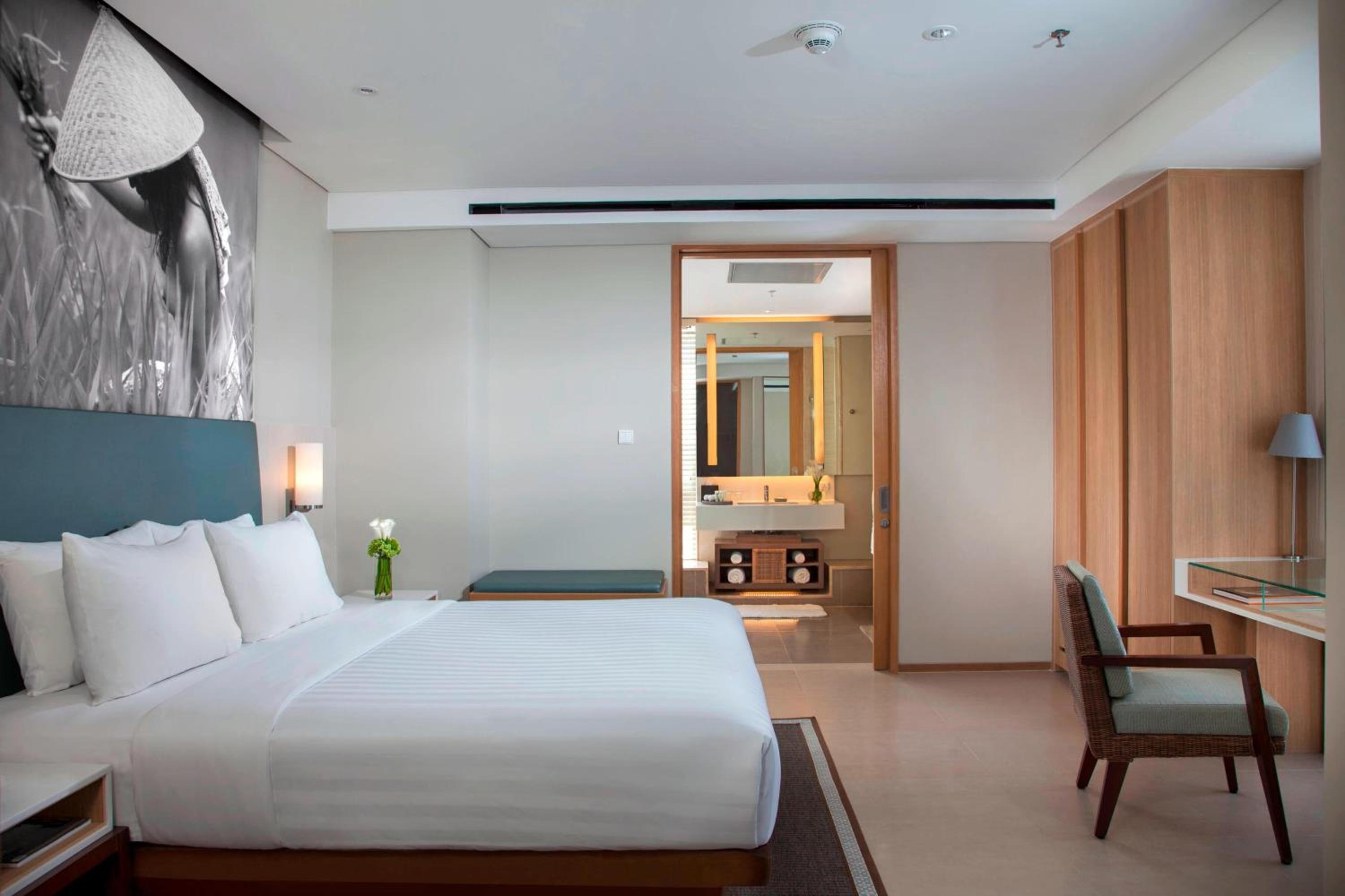 جناح بشرفة بغرفتي نوم بإطلالة