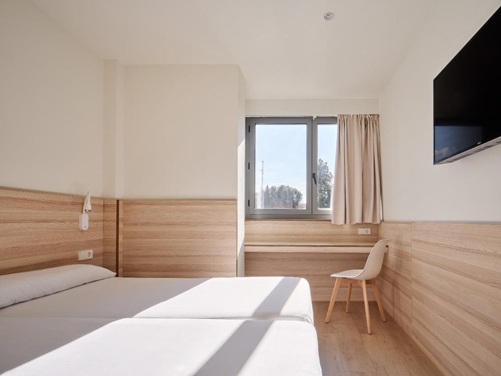 Hostal Lami 6/16