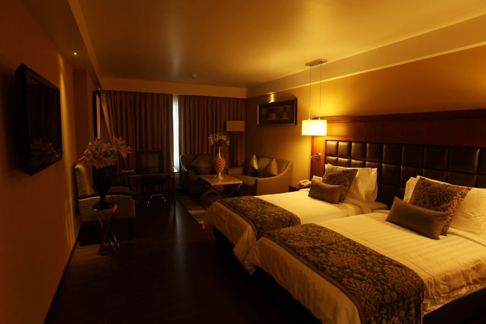PARADIGM SAROVAR PORTICO 7/21