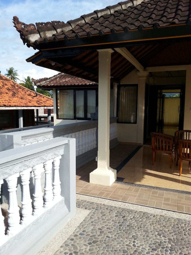 Puri Mandhara Lovina 39/45