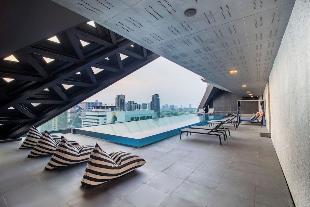 Queensland Hotel Bangkok 31/50