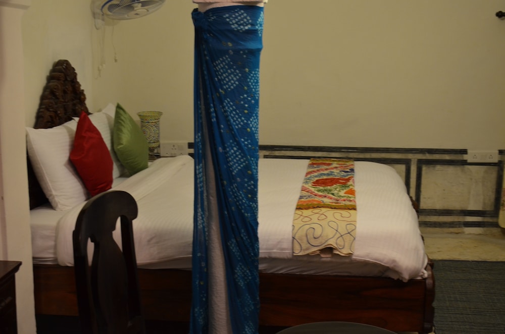 Malji Ka Kamra 22/50