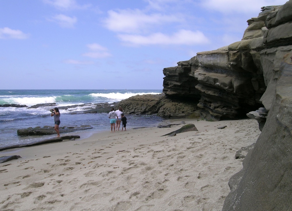 Pantai Inn 89/94