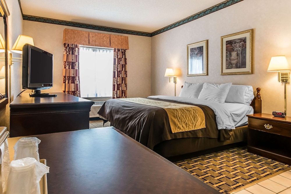 Quality Inn & Suites Evansville North 23/37