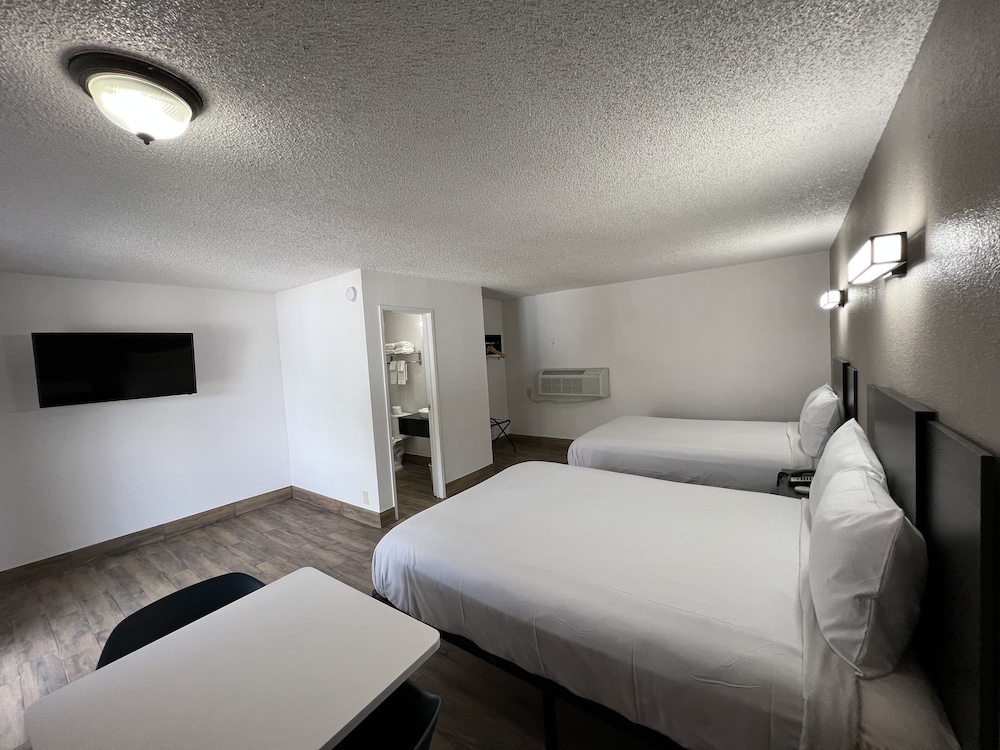 Motel6 Orange, CA - Anaheim 13/33