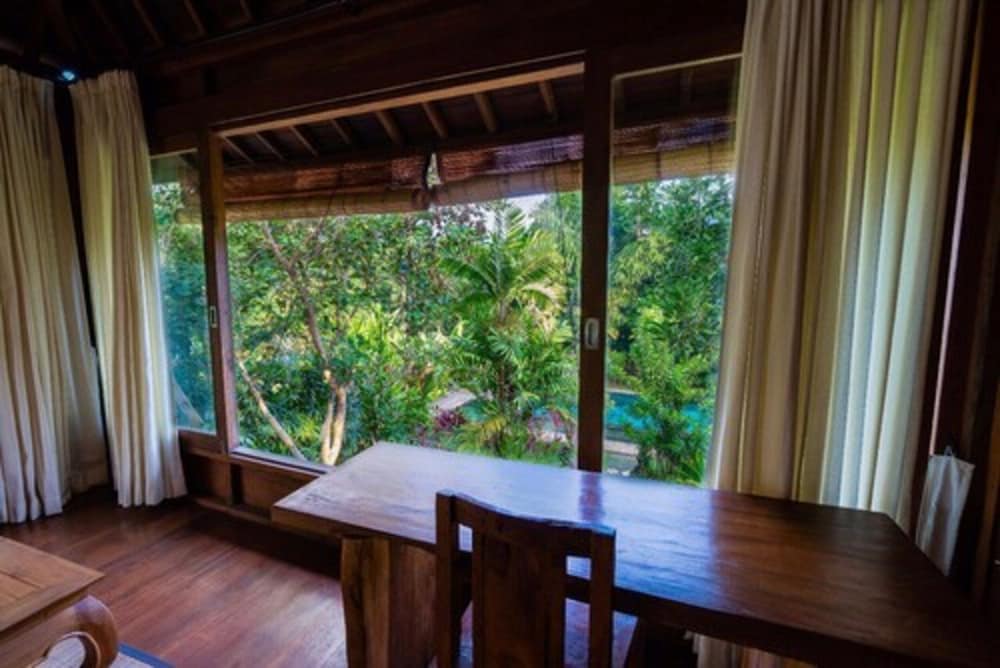 Sari Bamboo Villas 48/63