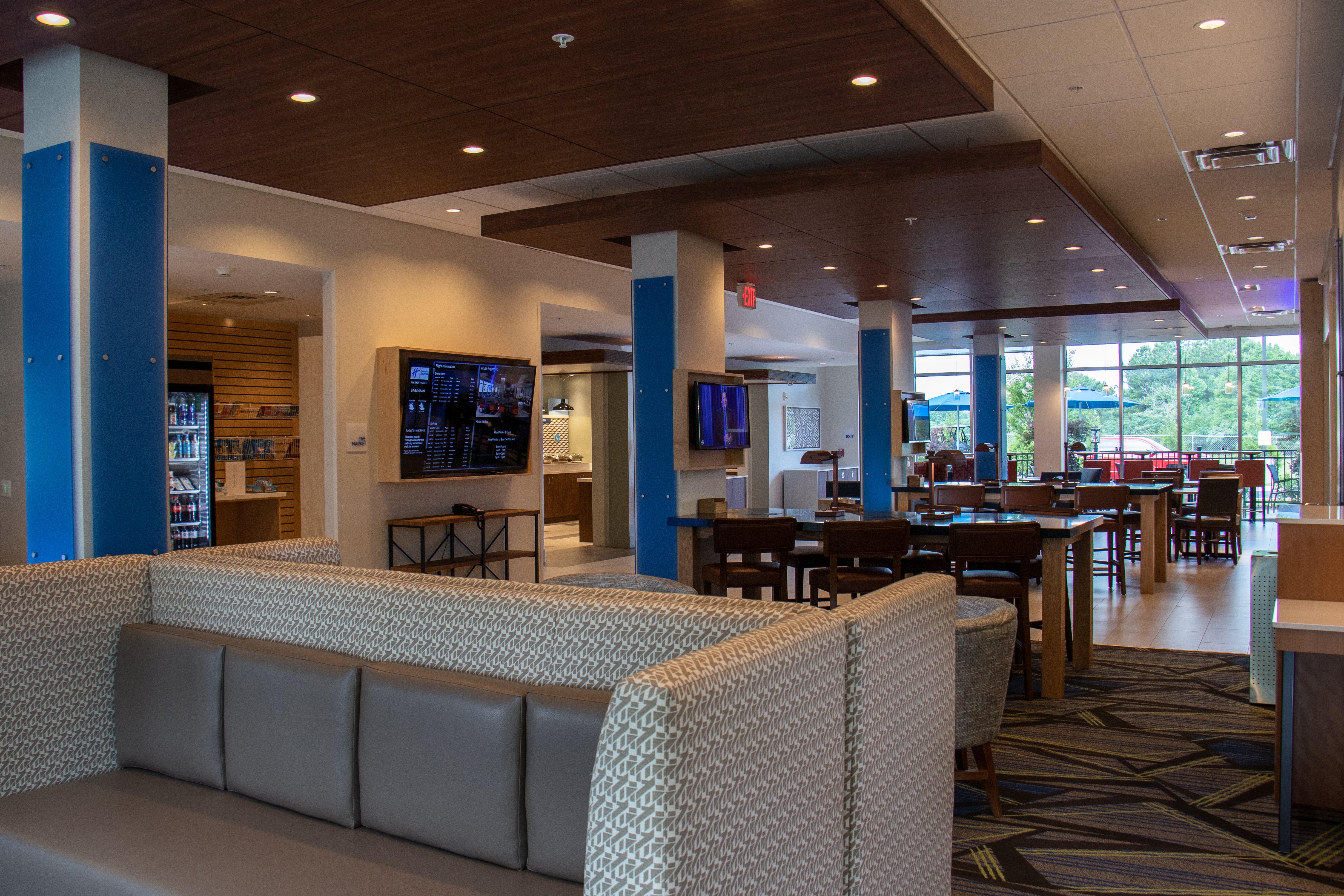 Holiday Inn Express Suites Tuscaloosa East Cottondale 32/49