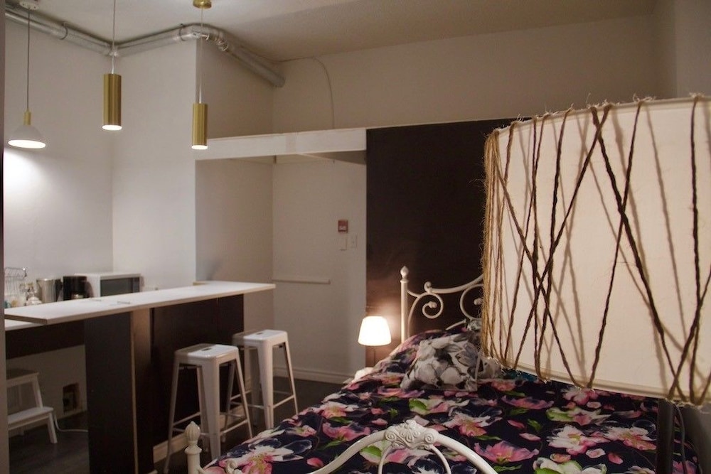 The Parkdale Hostellerie 17/66