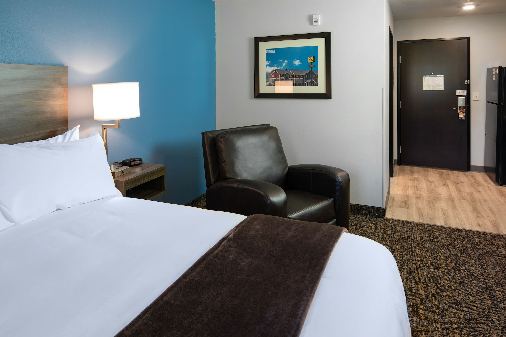 ROOM, KING BED