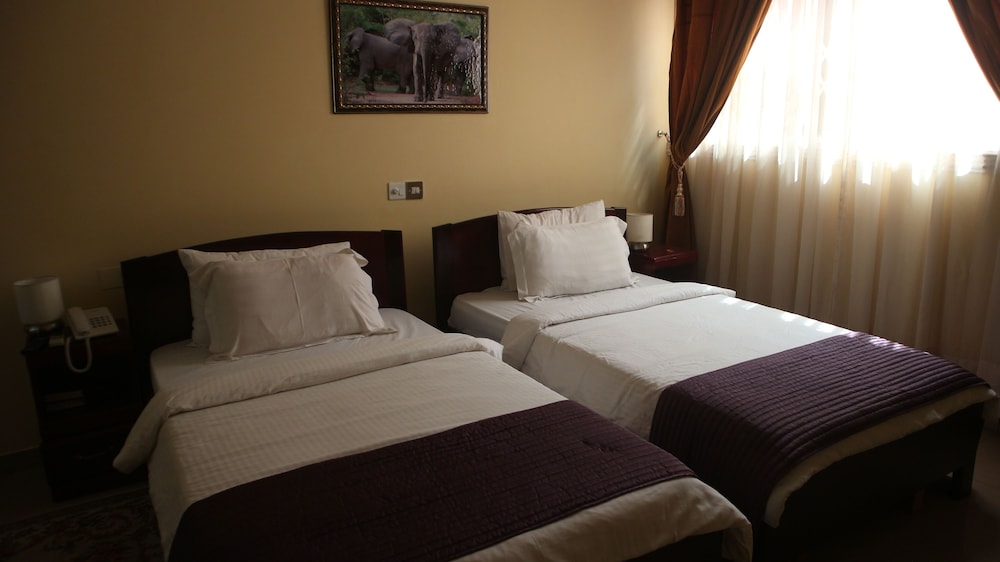 ROOM, TWIN BEDS