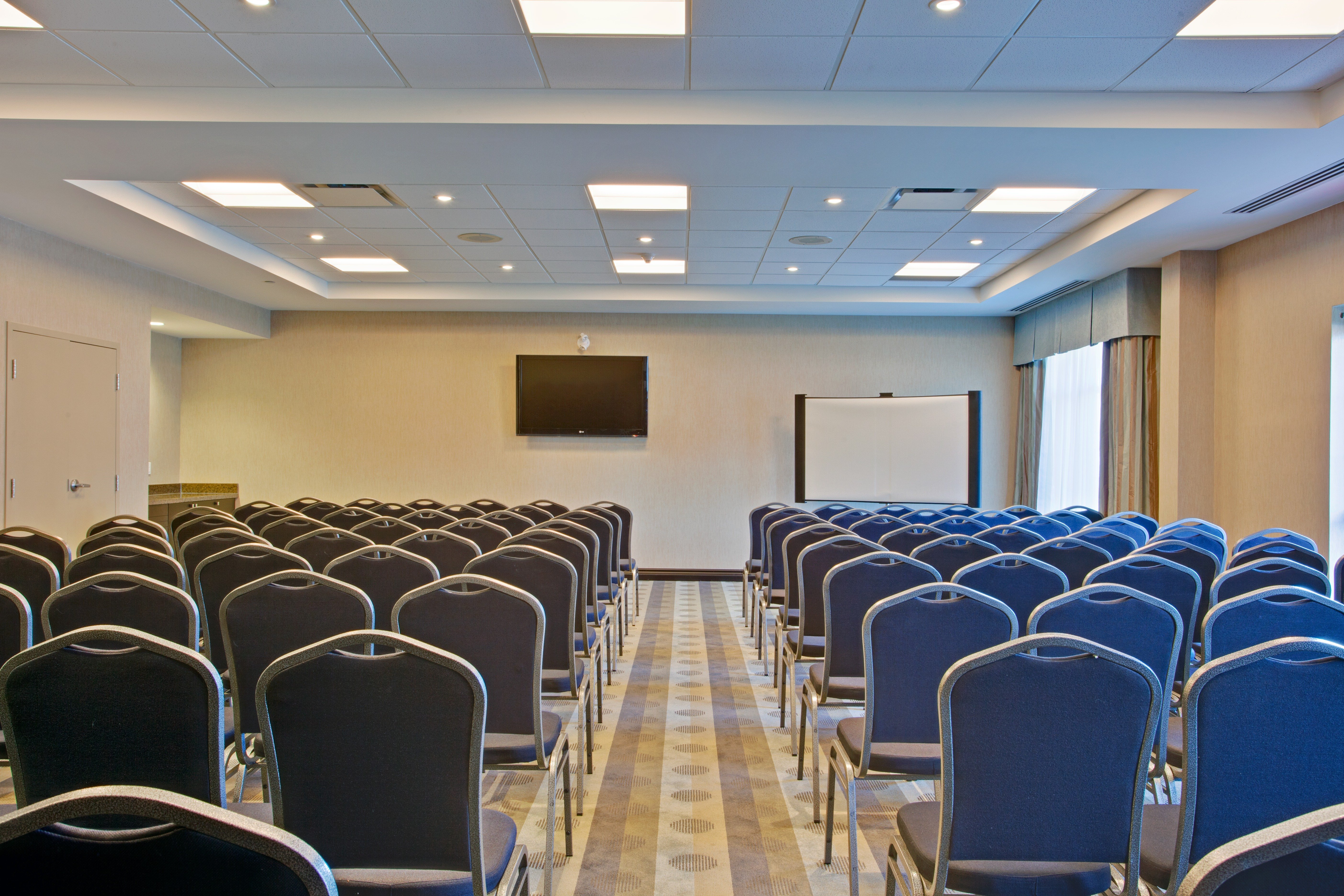 Holiday Inn Express Ottawa West Nepean 23/32