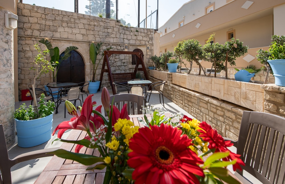 SUNRISE APARTMENTS CRETE 25/50
