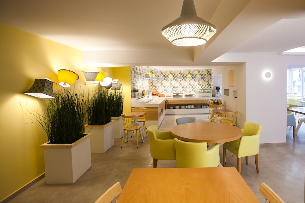 Frini Hotel 23/34