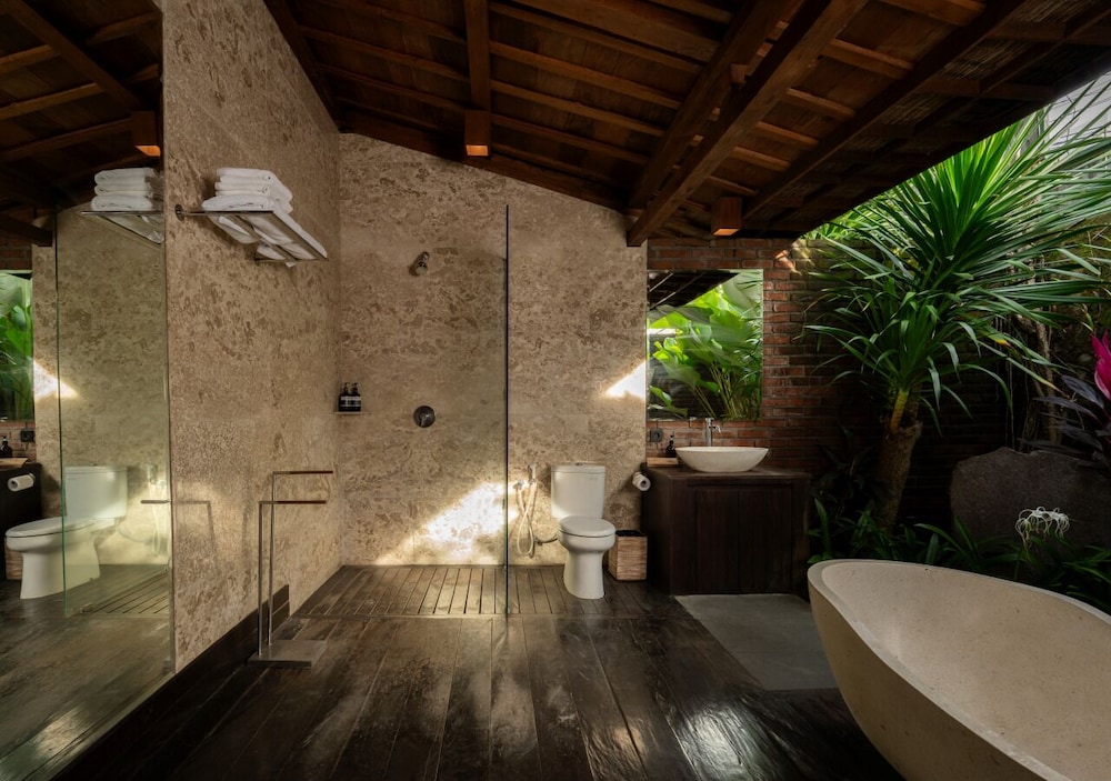 Taulan Villa and Restaurant 47/50