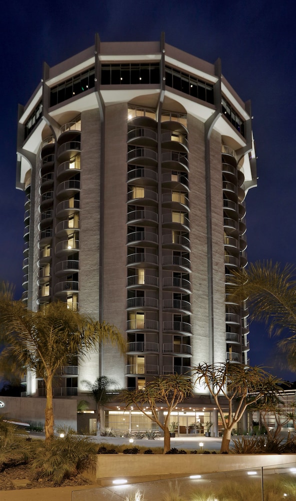 Angeleno Hotel 4/61