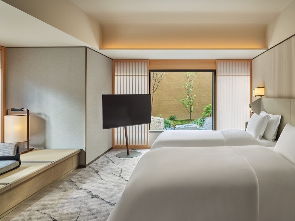 Dusit Thani Kyoto 45/53