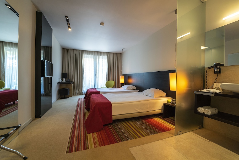 Standard, Queen Bed, Sauna