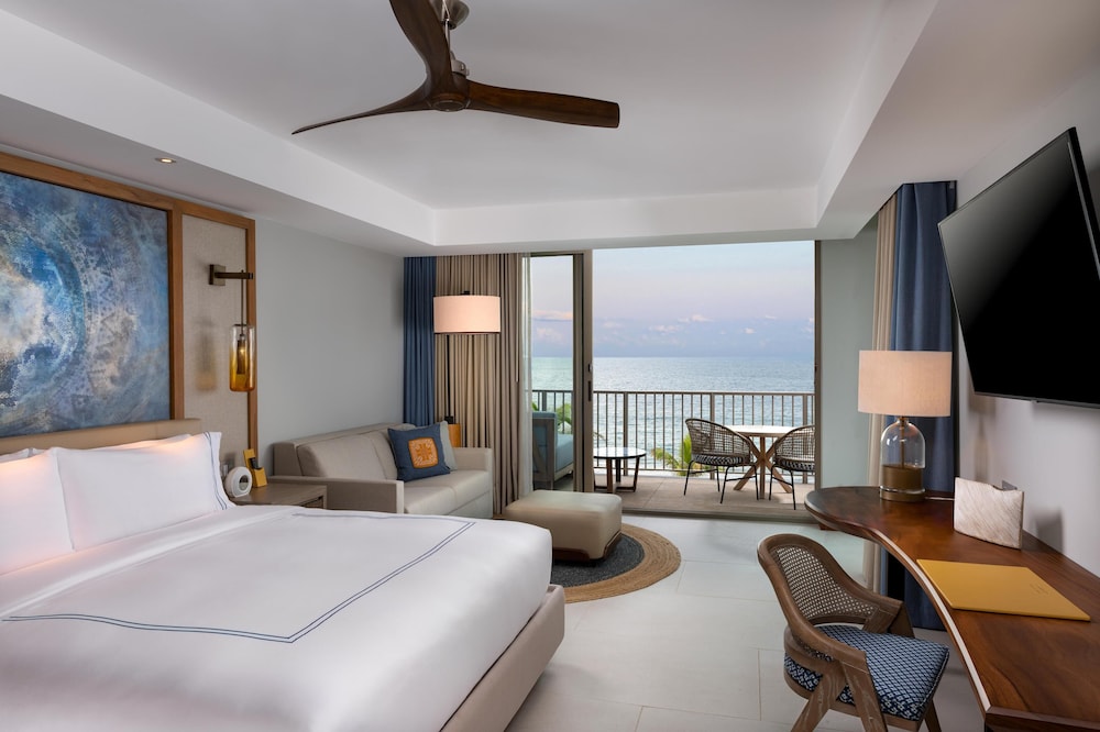Premier, Suite, King Bed, Ocean Front, Private Pool