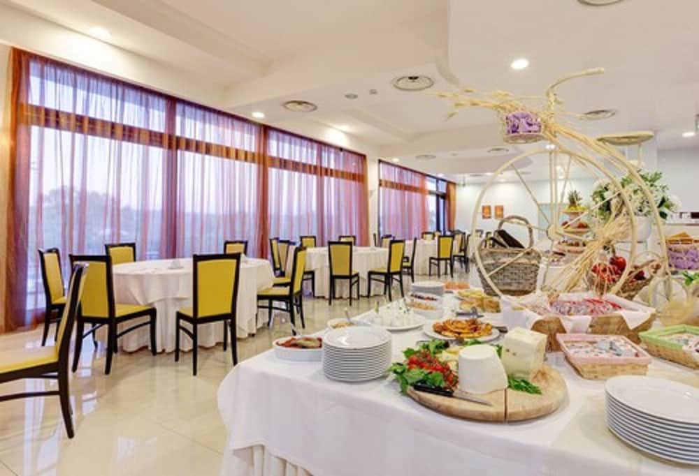 Grand Hotel Sofia 54/69