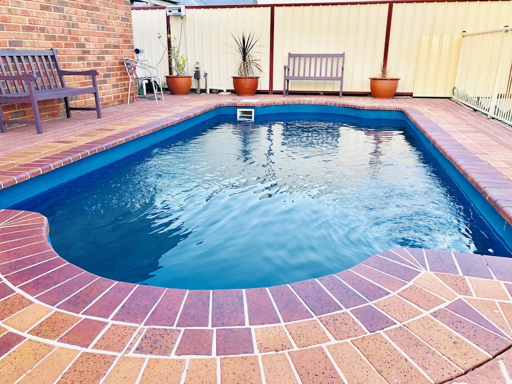 Aussie Rest Motel 43/72
