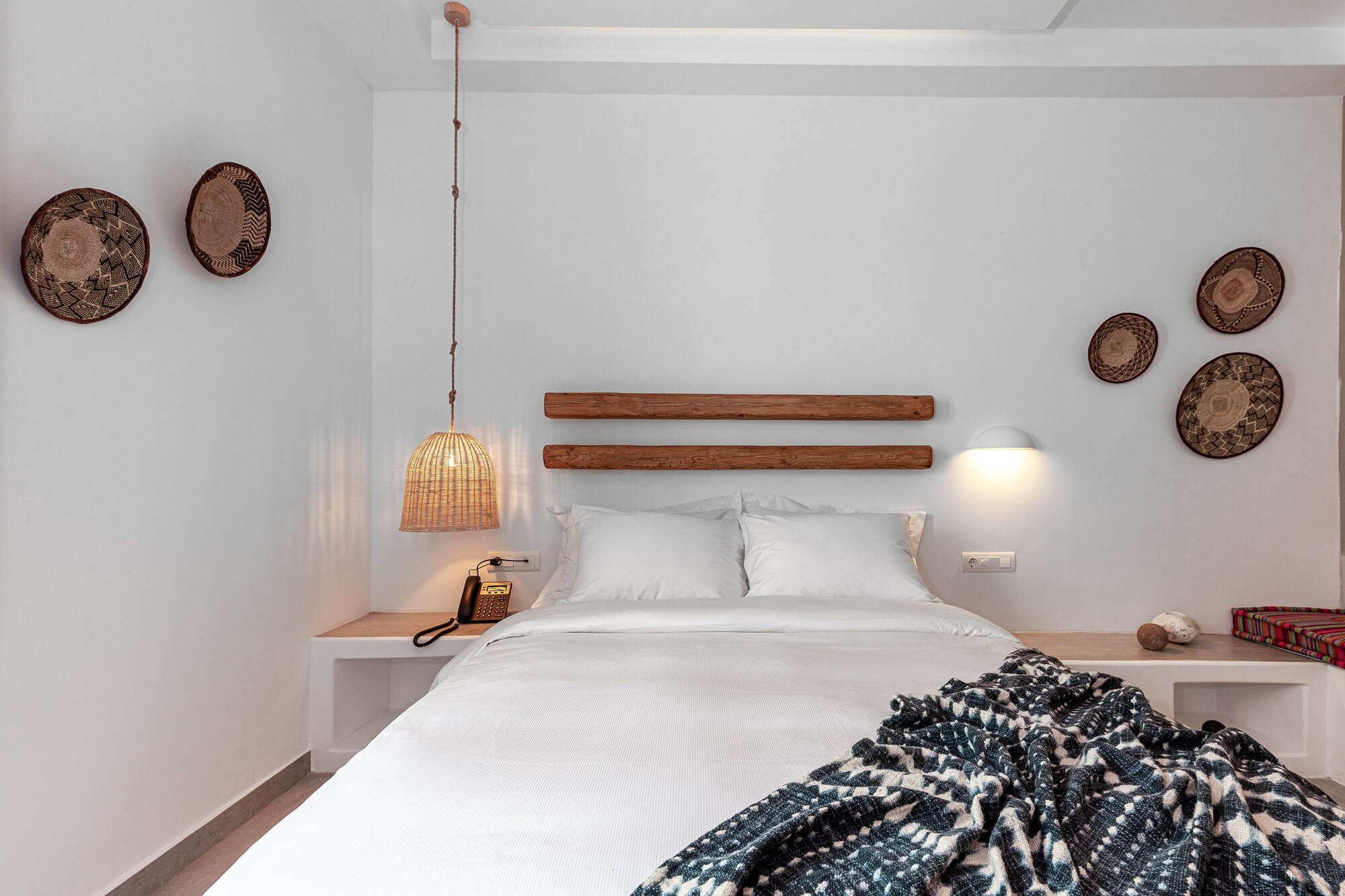 Spa, Junior Suite, Queen Bed, Street View
