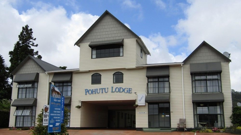 Pohutu Lodge Motel 1/48