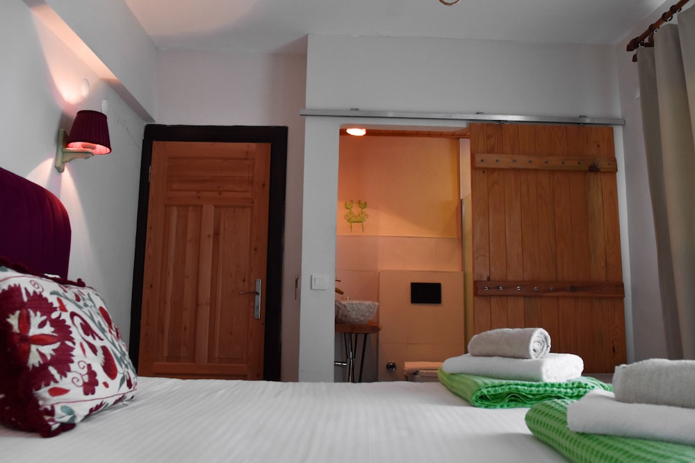 STANDARD, DOUBLE BED, BALCONY