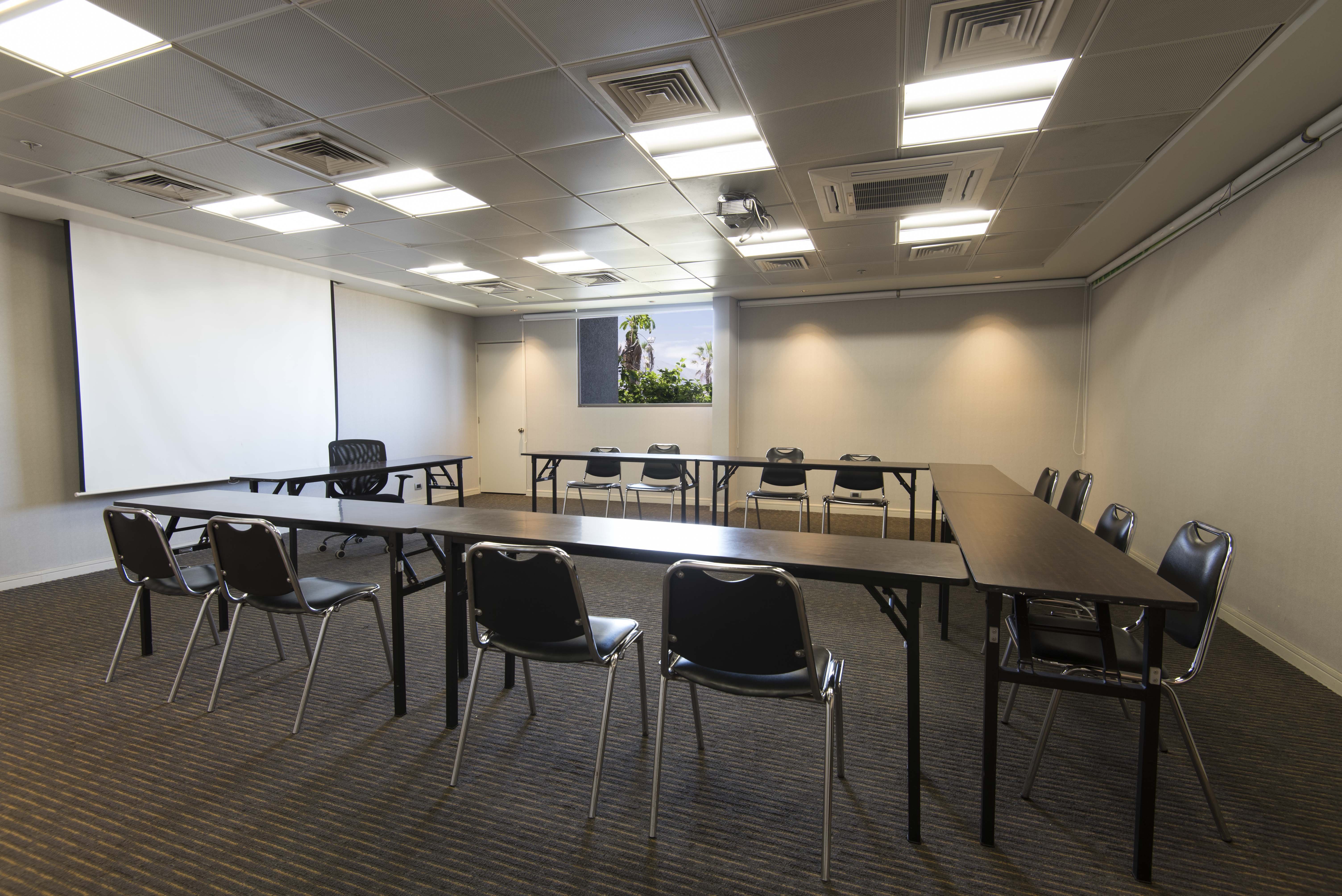 HOLIDAY INN EXPRESS IQUIQUE 61/74