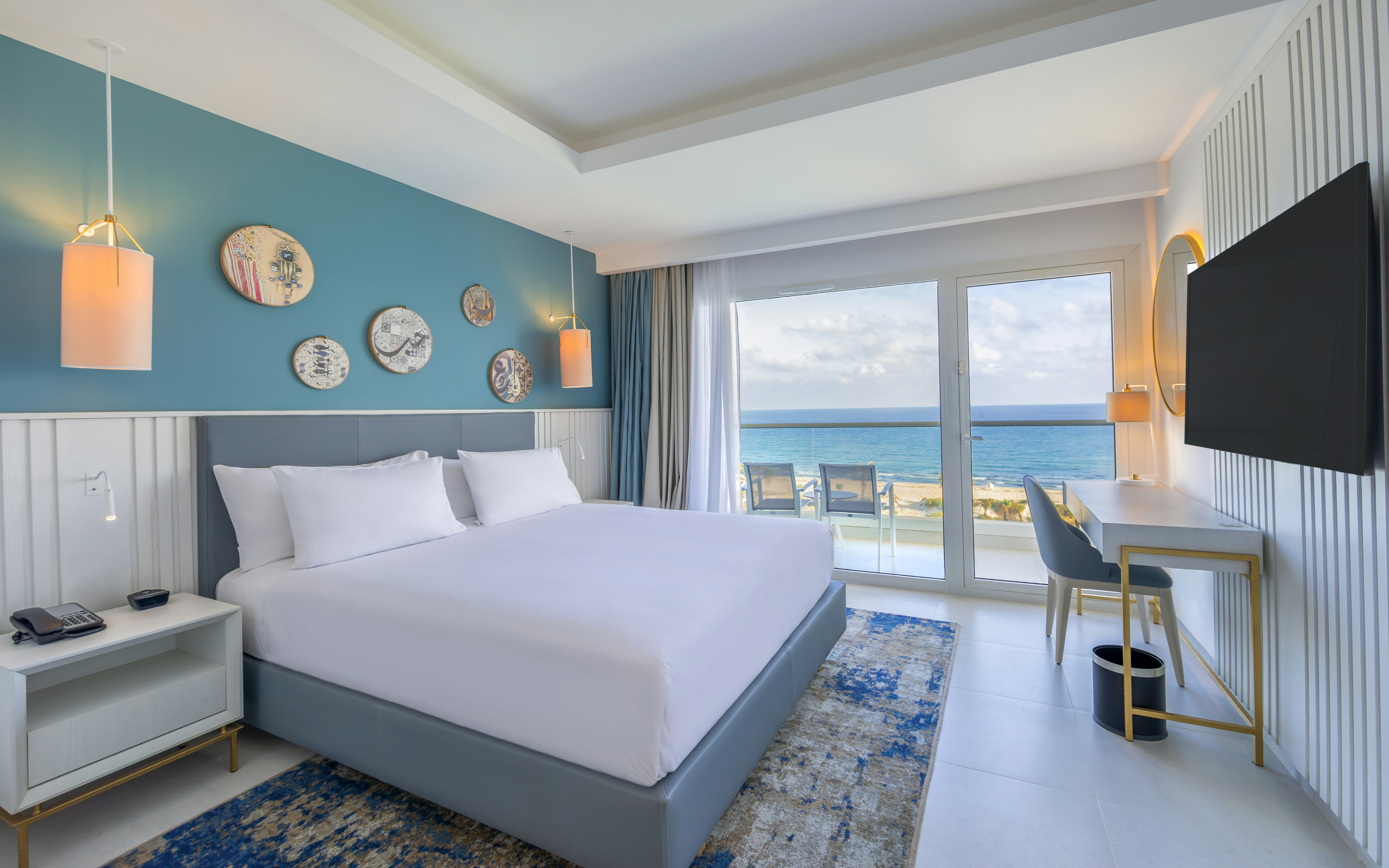 2 Bedrooms, Suite, King Bed, Sea Front