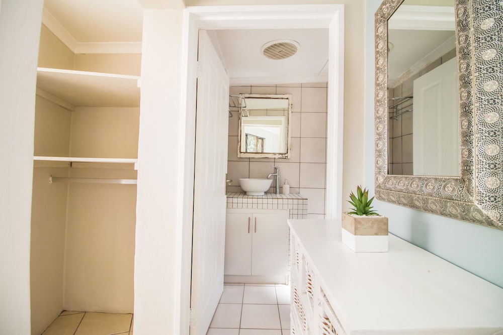 Little Rose Guesthouse & Self-Catering 47/50